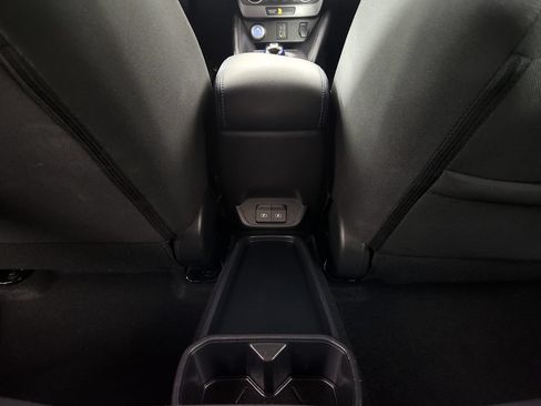 Used 2025 Nissan Leaf S FWD image 18