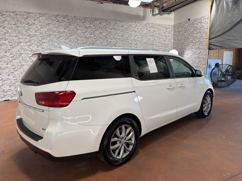 Used 2019 Kia Sedona EX FWD image 7