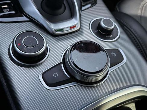 Used 2023 Alfa Romeo Stelvio Veloce image 28
