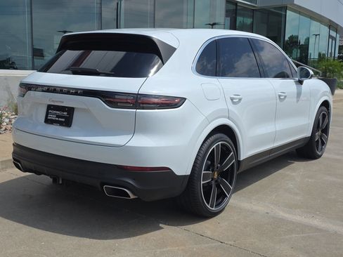 Certified 2023 Porsche Cayenne w/ Premium Package AWD/4WD image 7