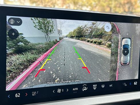 Used 2025 Ford Explorer ST-Line w/ ST-Line Street Pack image 28