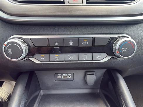 Used 2023 Nissan Altima 2.5 SV image 22