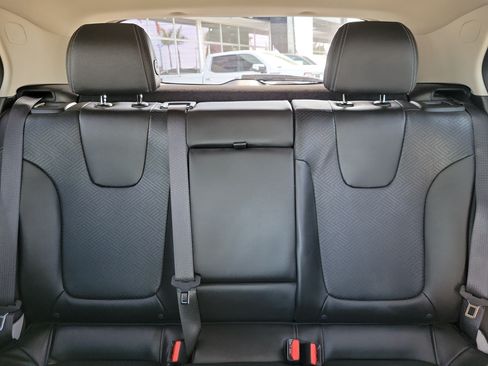 Used 2023 Buick Encore GX Essence w/ Experience Buick Package FWD image 16