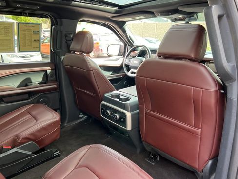 Used 2022 Ford Expedition Limited image 26