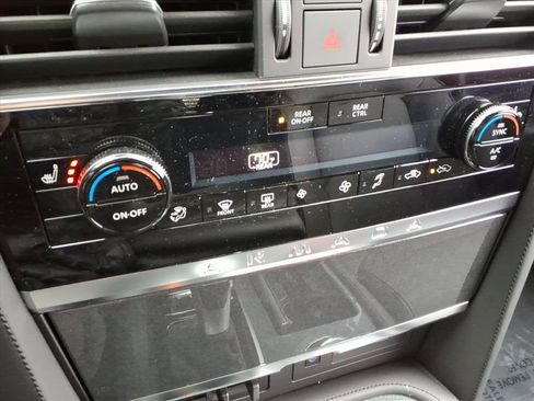 Certified 2024 Nissan Armada SL w/ Midnight Edition Package image 29