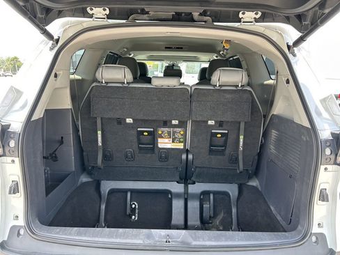 Used 2023 Toyota Sienna XLE image 40