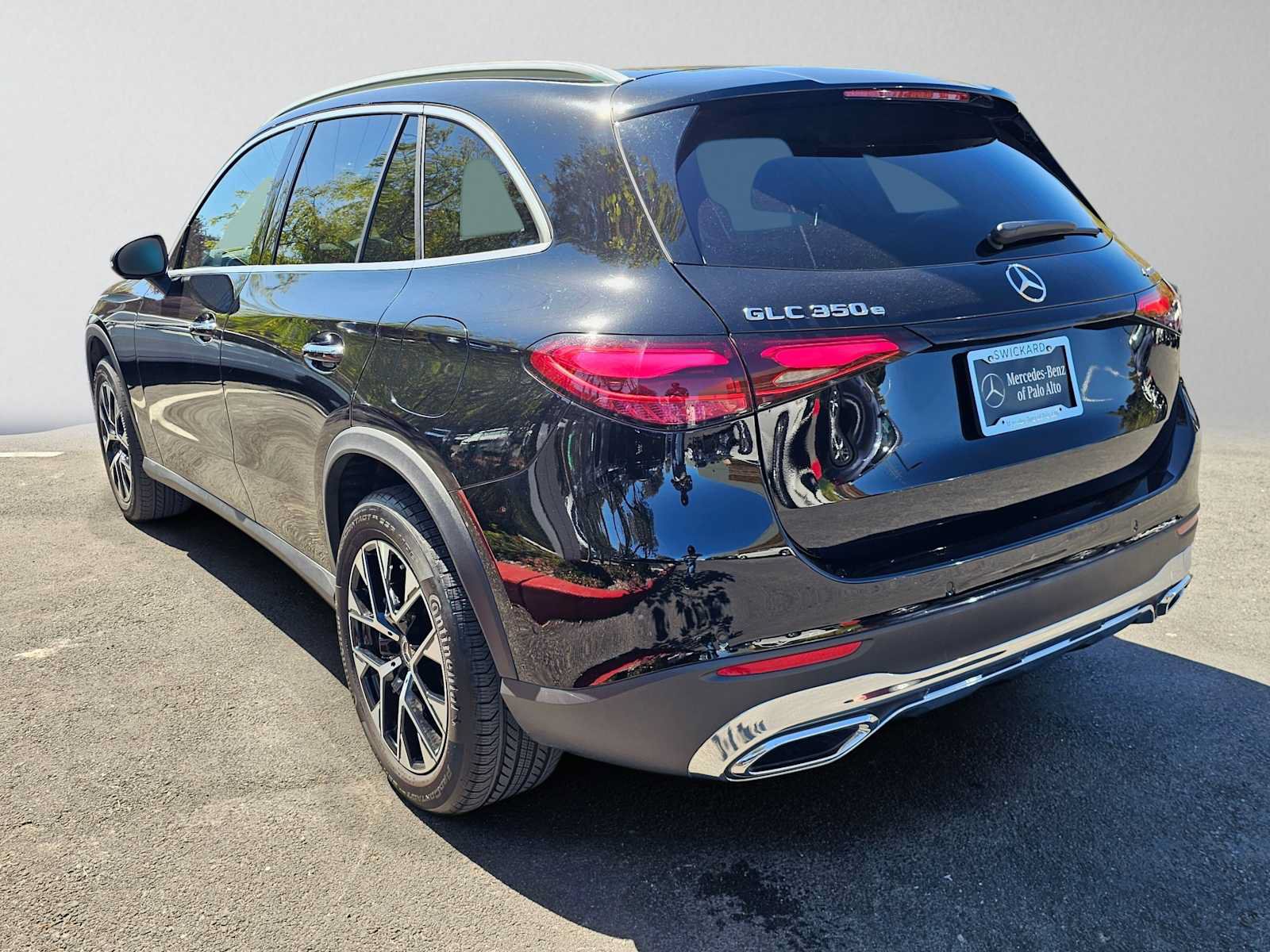 Used 2025 Mercedes-Benz GLC 350e 4MATIC image 5