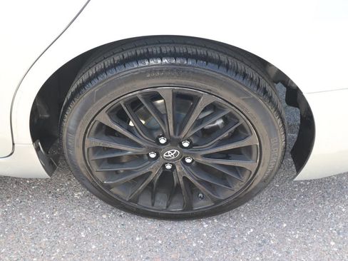 Used 2018 Toyota Camry SE image 14