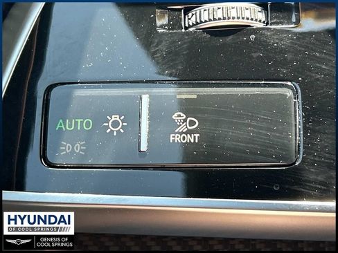 Used 2024 Audi SQ8 Prestige AWD/4WD image 32