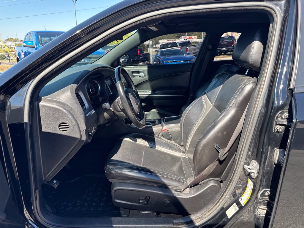 Used 2022 Dodge Charger SXT w/ Leather Interior Group RWD image 12