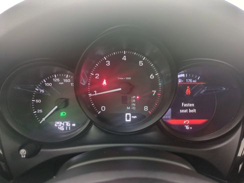 Certified 2023 Porsche Macan Turbo AWD/4WD image 12
