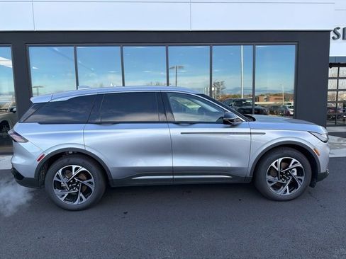 New 2025 Lincoln Nautilus Premier w/ Equipment Group 102A image 2