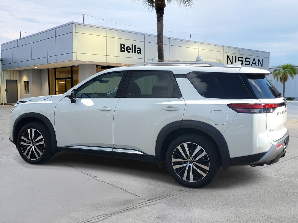 Certified 2025 Nissan Pathfinder Platinum w/ Cargo Package FWD image 3