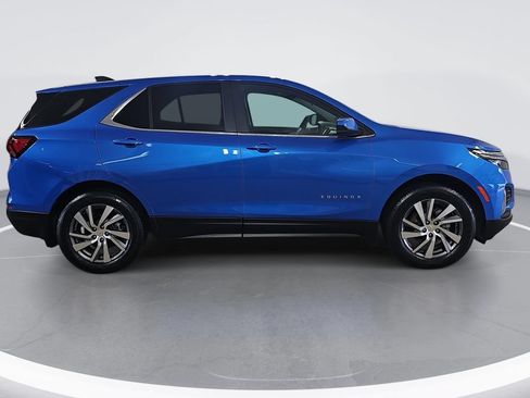 Used 2024 Chevrolet Equinox LT AWD/4WD image 2
