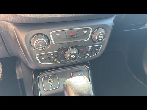Used 2019 Jeep Compass Limited FWD image 19