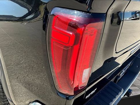 Used 2025 GMC Sierra 1500 SLT AWD/4WD image 25