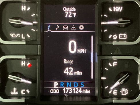 Used 2018 Toyota Tundra SR5 image 20