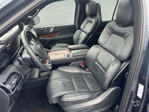 Certified 2024 Lincoln Navigator Reserve AWD/4WD image 10