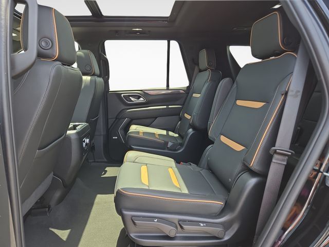Used 2024 GMC Yukon AT4 w/ AT4 Premium Package AWD/4WD image 13
