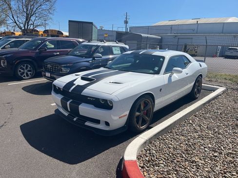 Used 2016 Dodge Challenger SRT Hellcat image 2