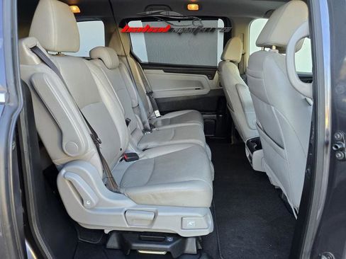 Used 2018 Honda Odyssey Touring image 14