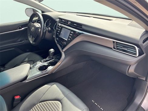 Used 2018 Toyota Camry SE w/ Convenience Package image 12