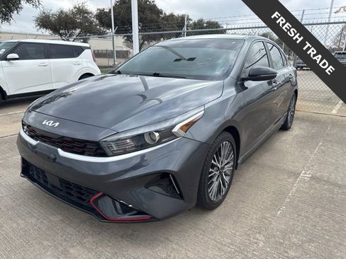 Used 2022 Kia Forte GT-Line w/ GT-Line Technology Package FWD image 2
