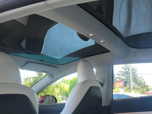 Used 2018 Tesla Model 3 image 28