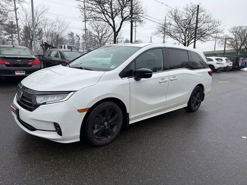 Used 2023 Honda Odyssey Sport image 4