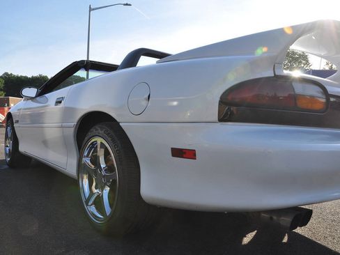 Used 1997 Chevrolet Camaro Z28 w/ Preferred Equipment Group 2 RWD image 11