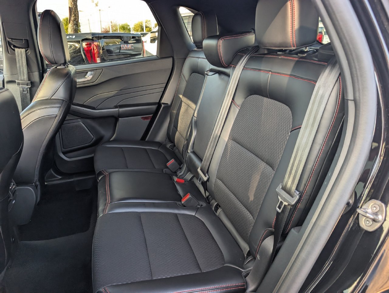 Used 2025 Ford Escape ST-Line Select AWD/4WD image 27
