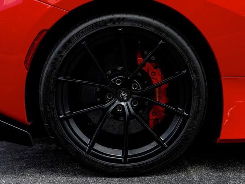 Used 2019 Ferrari 488 Pista Coupe RWD image 31