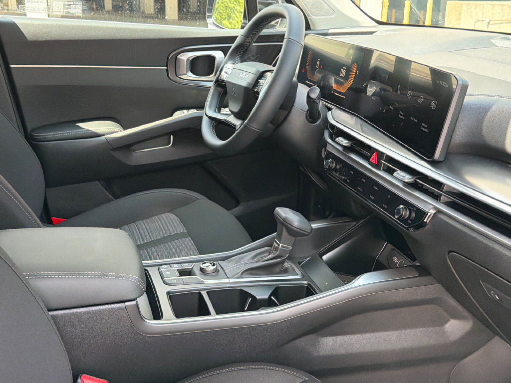 New 2026 Kia Sorento LX FWD image 11