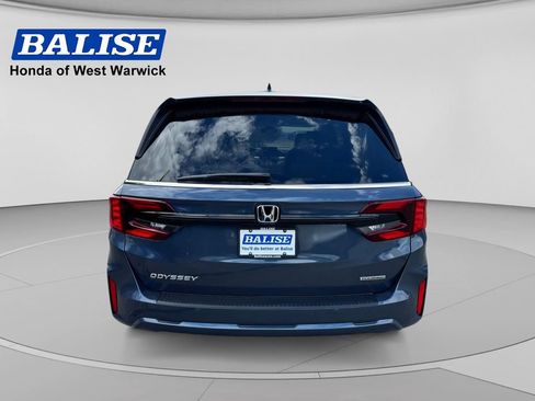 New 2026 Honda Odyssey Touring image 7