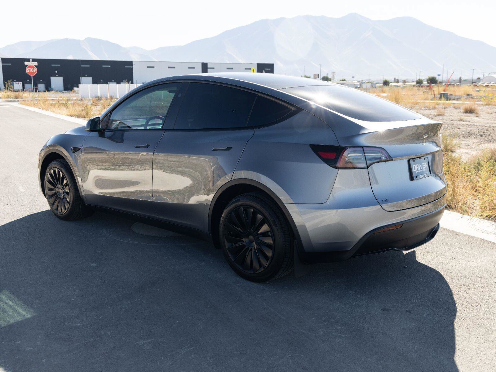 Used 2025 Tesla Model Y Long Range AWD/4WD image 9