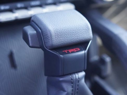 Certified 2025 Toyota Tacoma TRD Off-Road AWD/4WD image 32