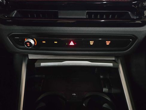 Used 2025 BMW i4 eDrive40 image 31