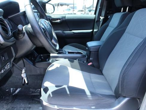 Used 2023 Toyota Tacoma TRD Off-Road AWD/4WD image 39