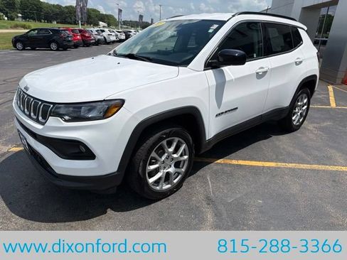 Used 2022 Jeep Compass Latitude AWD/4WD image 3