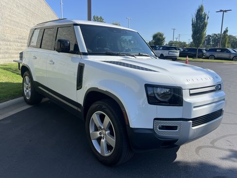 Used 2024 Land Rover Defender 110 S AWD/4WD image 9