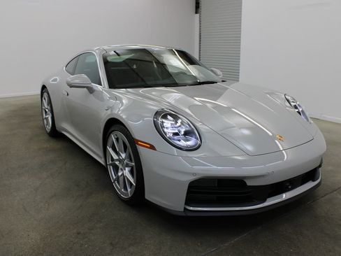 Certified 2025 Porsche 911 Carrera RWD image 9