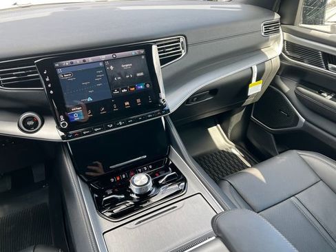 New 2026 Jeep Grand Wagoneer 4WD image 35