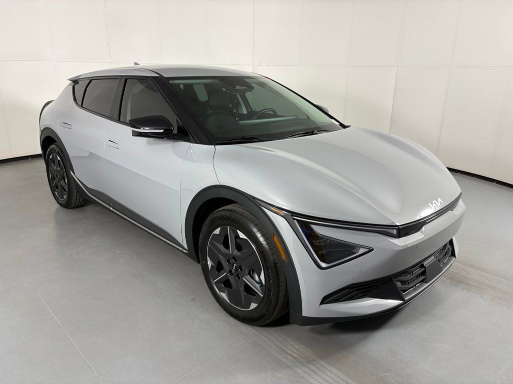 New 2026 Kia EV6 Light RWD image 2