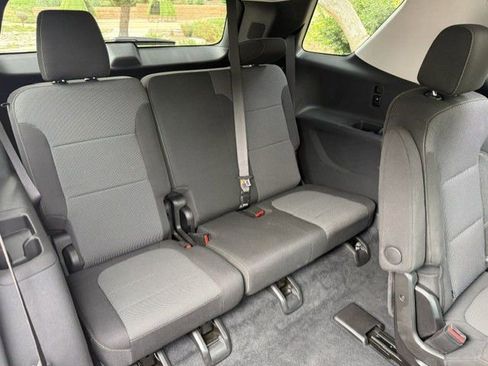 Used 2021 Chevrolet Traverse LT FWD image 5