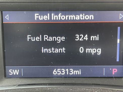 Used 2024 GMC Terrain SLT image 19