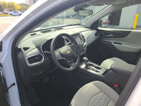 Used 2024 Chevrolet Equinox LS FWD image 9