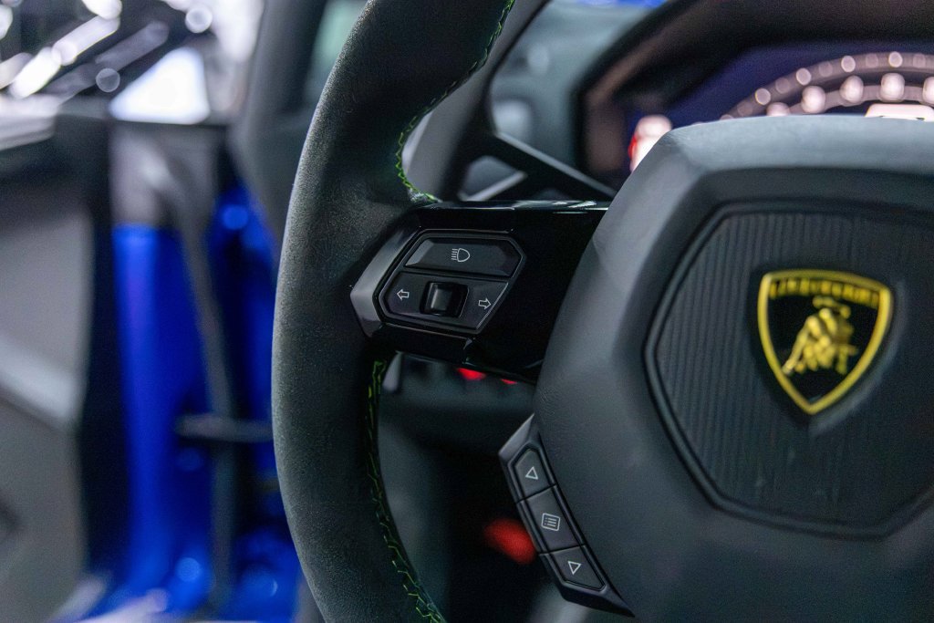 Used 2022 Lamborghini Huracan STO RWD image 46