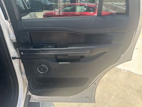 Used 2019 Ford Expedition Limited RWD image 28