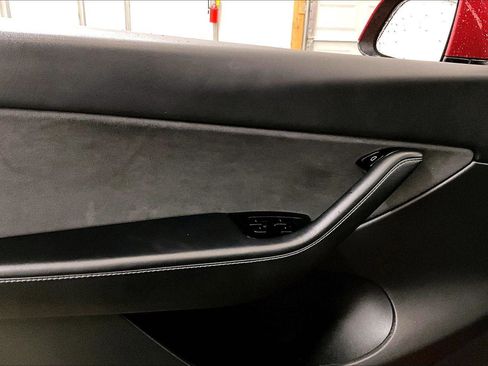 Used 2020 Tesla Model Y Long Range image 22