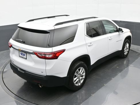 Used 2020 Chevrolet Traverse LT w/ Driver Confidence II Package image 32